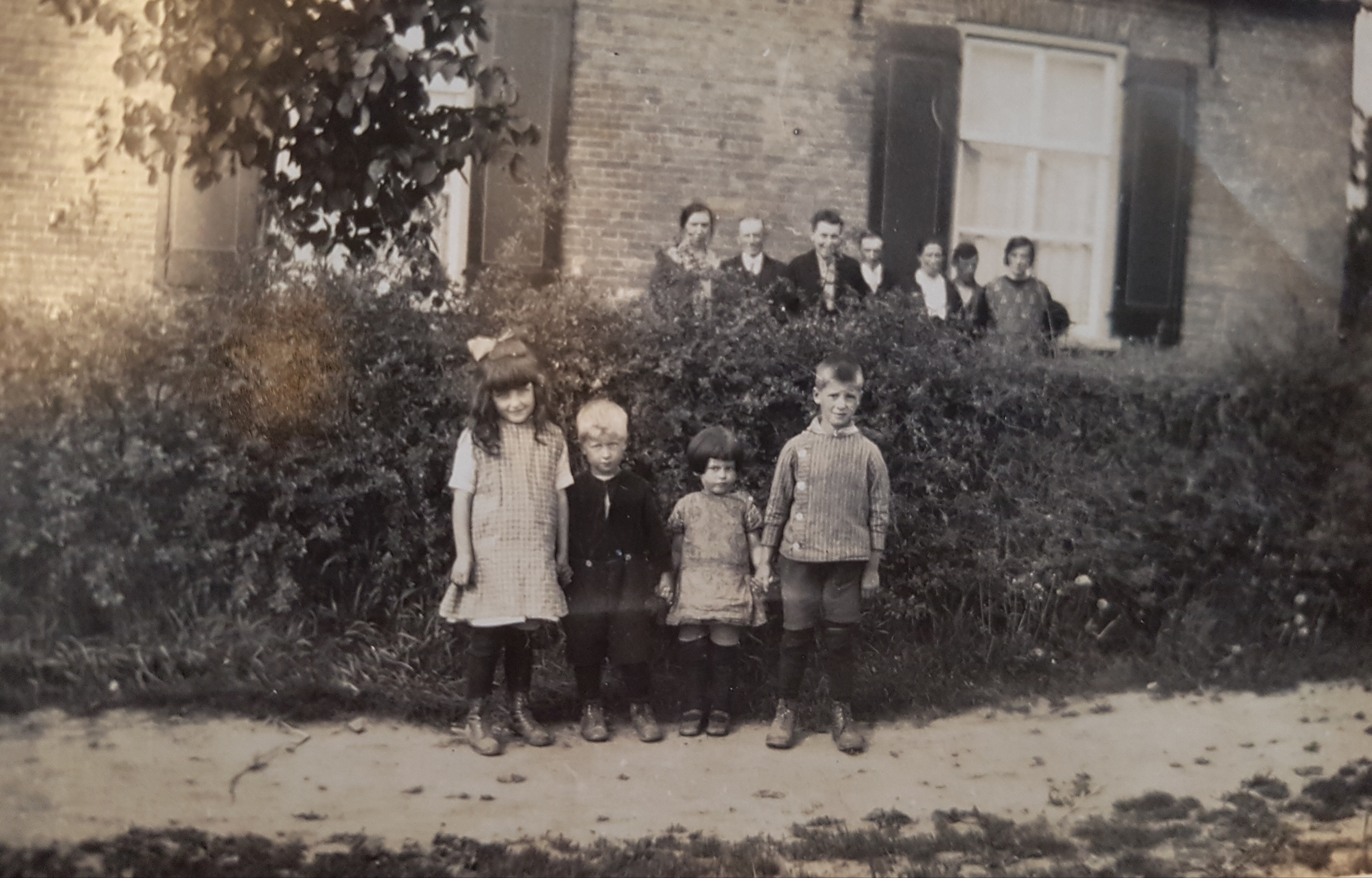 B8E23109-B759-4859-BFF1-D2ABBA15B36F